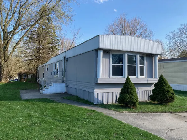 433 Woodland Dr, Oakland, MI 48363