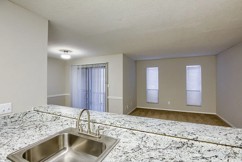 Sandpiper Apartments — Photo 4