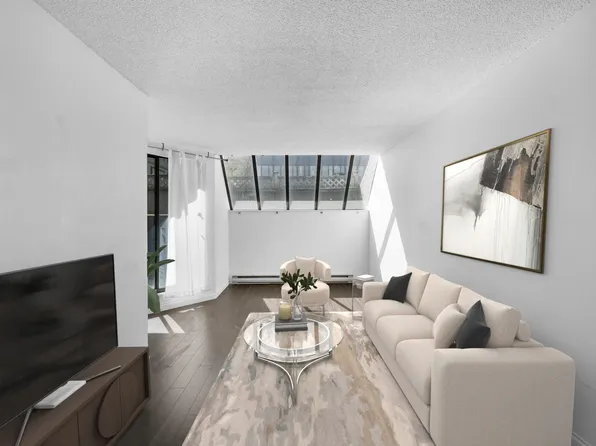 1270 Robson St #207, Vancouver, BC V6E 3Z6