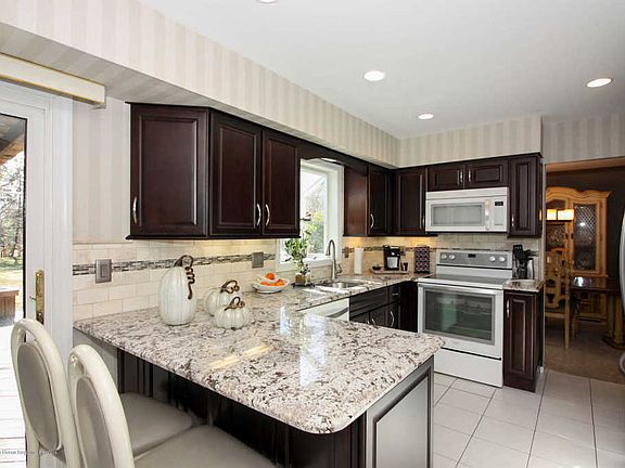 3rd image of 1474 Cedarwood Dr
