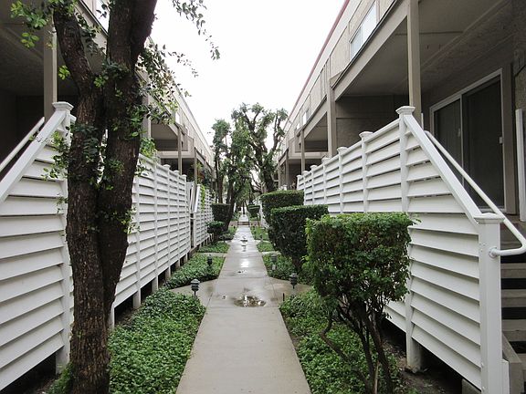2nd image of 18333 Hatteras St Unit 108