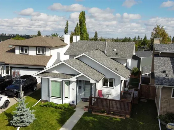 36 W Sandpiper Way NW, Calgary, AB T3K 3C6