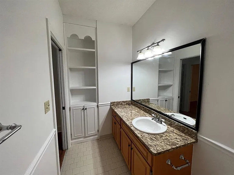 1381 Manor House Dr — Photo 10