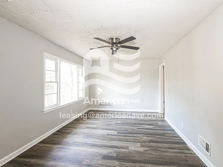 1494141_003_living_room_3.jpg