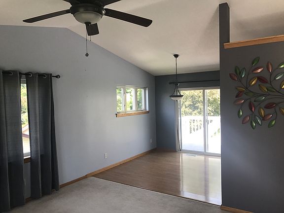 DINING AREA NEXT TO KITCHEN