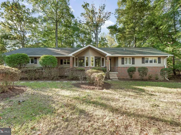 12476 Catalina Dr, Lusby, MD 20657