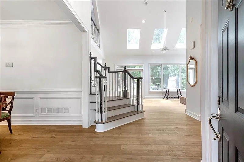 4 bed, 3.5 bath, 3028 sqft, $7,500 — Photo 4