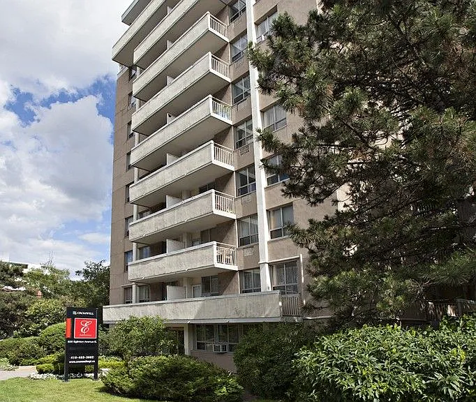 525 Eglinton Ave E #900 — Photo 4