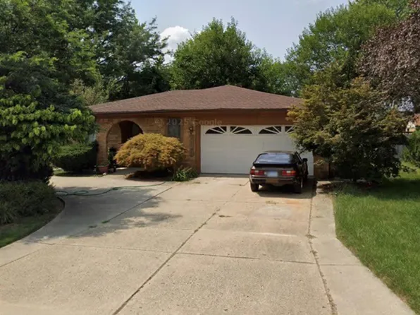 39409 Garony Dr, Clinton Township, MI 48038