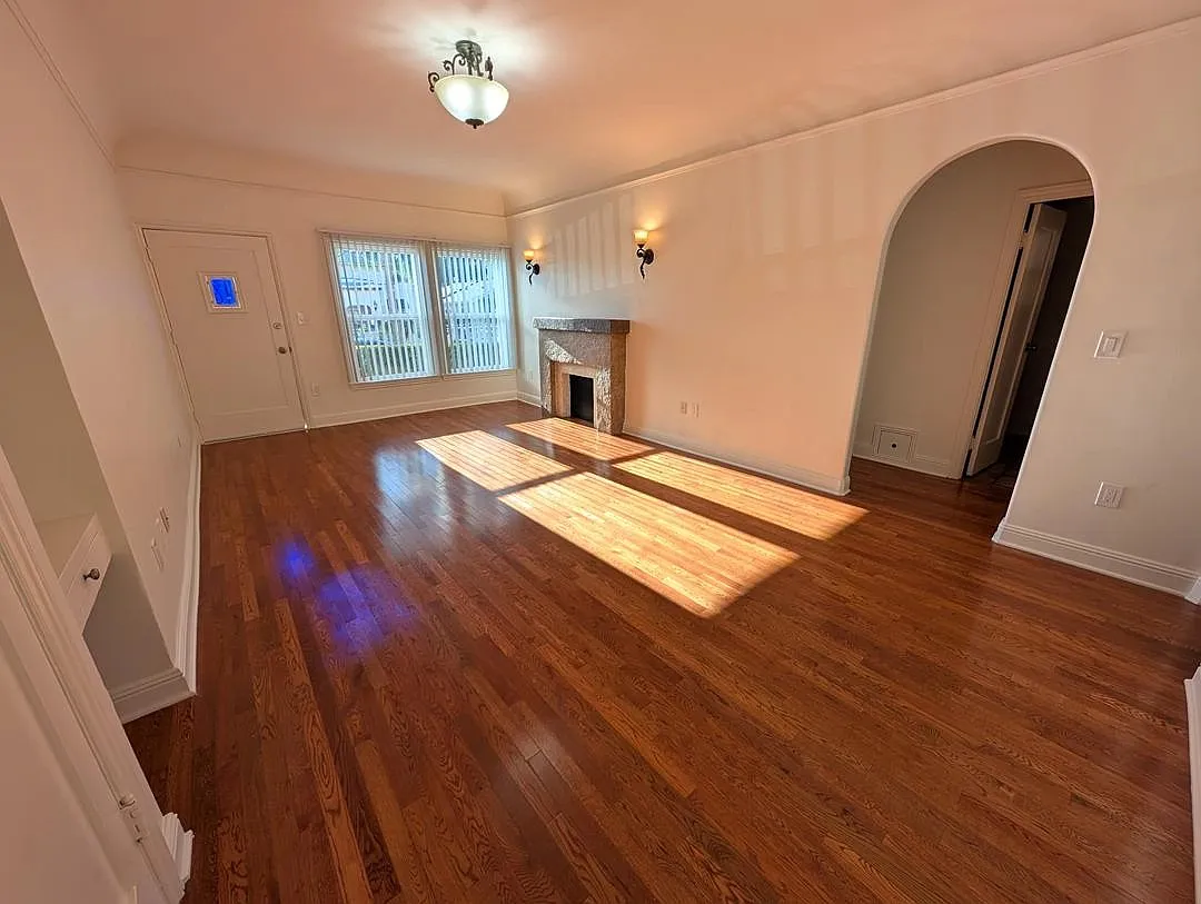 1205 S Muirfield Rd — Photo 4