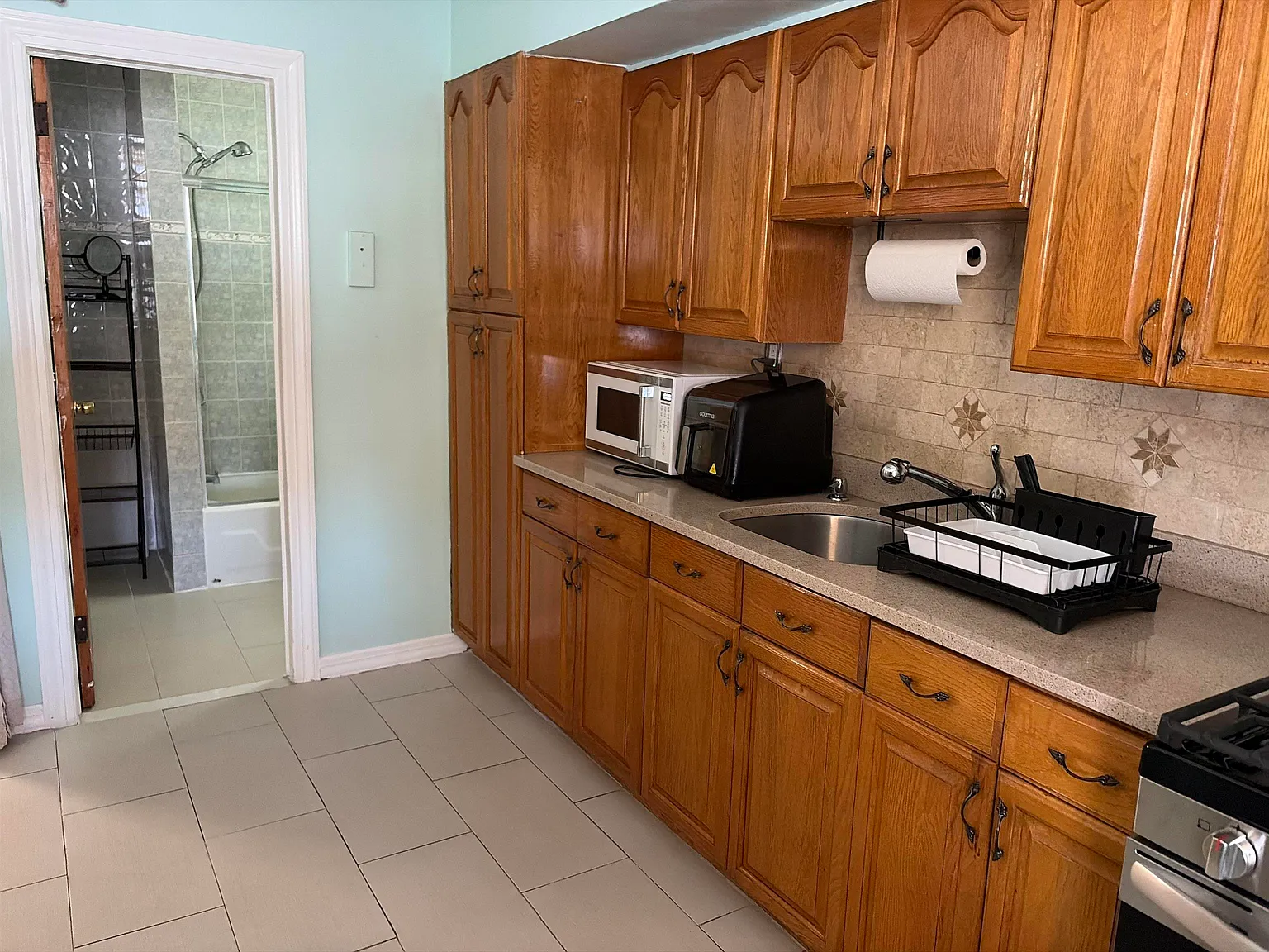 2 bed, 1.0 bath, 900 sqft, $1,995 — Photo 4