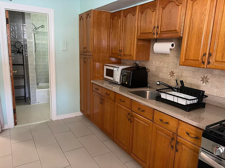 360 Ege Ave #1 — Photo 4