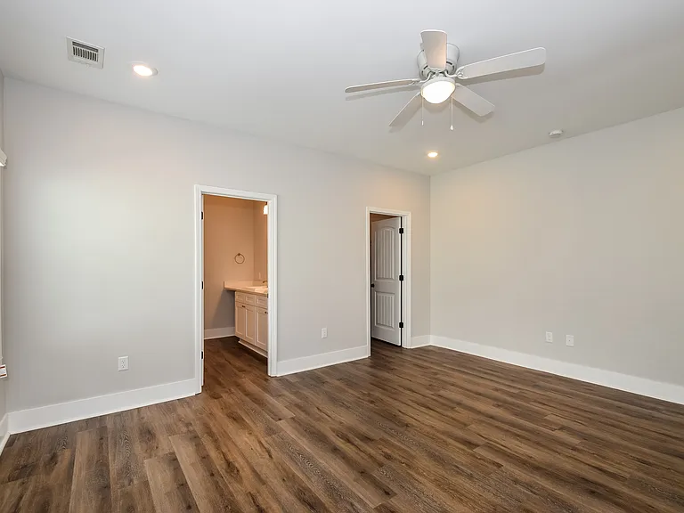 21 Greyfield Dr — Photo 9