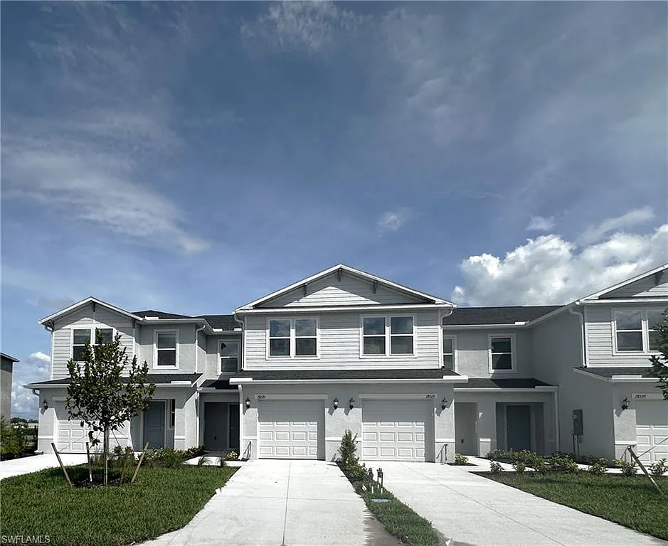 Willow At Punta Gorda — Photo 1