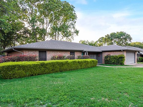 3rd image of 3202 Monties Ln