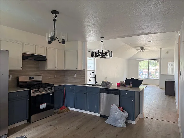 5915 Shining Leaf Ct — Photo 22