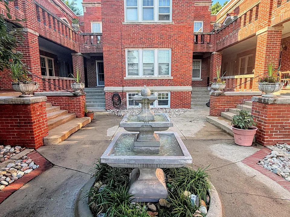 404 W Back Bay Blvd #1