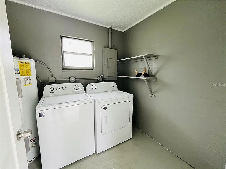 1509 Phyllis St — Photo 15