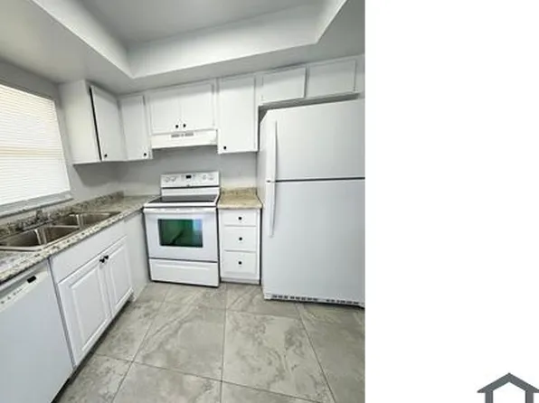 2700 Park Windsor Dr #402, Fort Myers, FL 33901