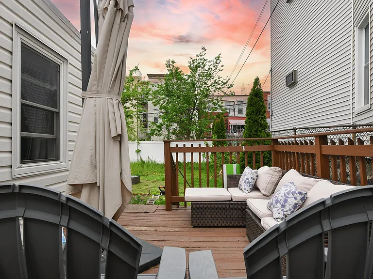 26 Charles St #1 — Photo 20