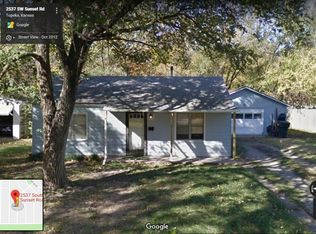 2537 SW Sunset Rd, Topeka, KS 66614