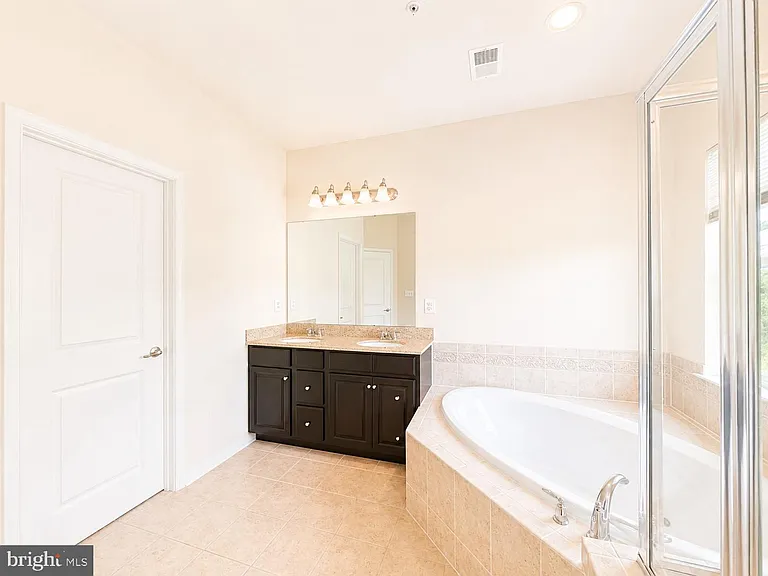 22605 Winding Woods Way — Photo 37