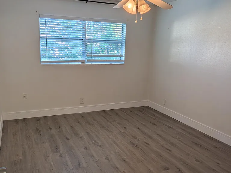 430 SE 2nd Ave #24 — Photo 13