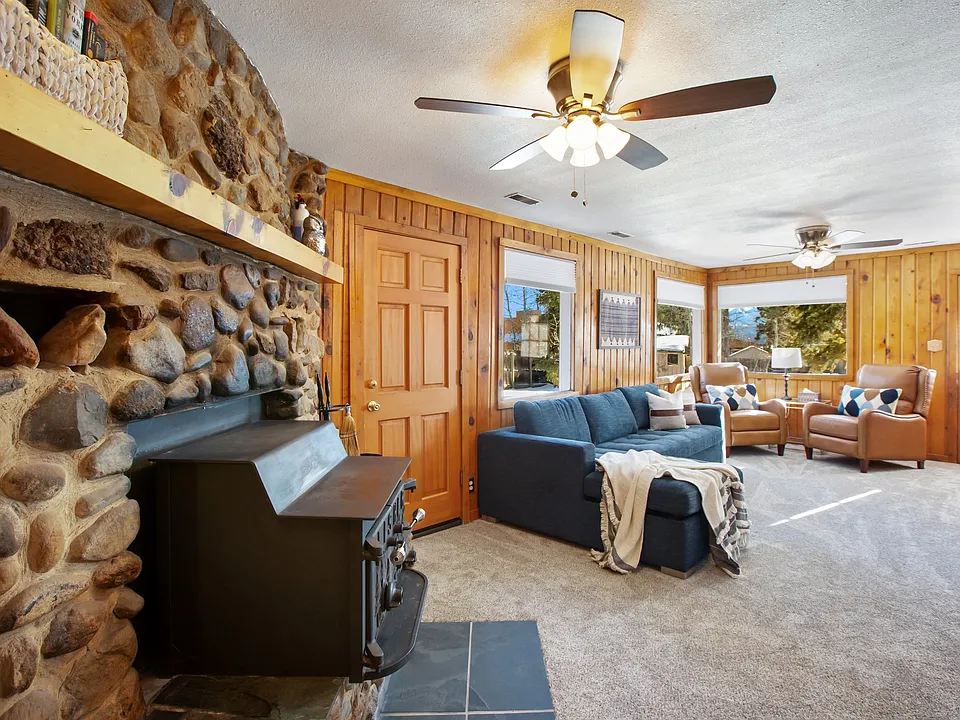 321 E Gunnison Ave