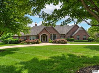 13637 Nicholas St, Omaha, NE 68154