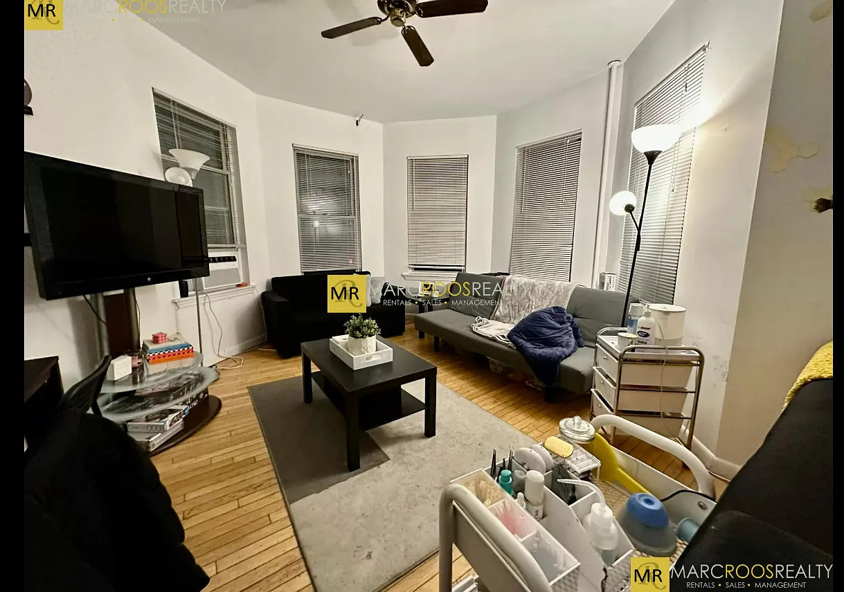 5 bed, 9999 sqft, $4,500 — Photo 1