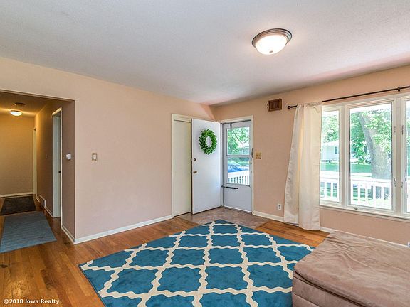 2nd image of 260 Bel Aire Dr