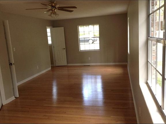 3rd image of 2116 Great Oak Dr