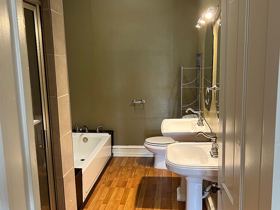 1st image of 1008 Milam St