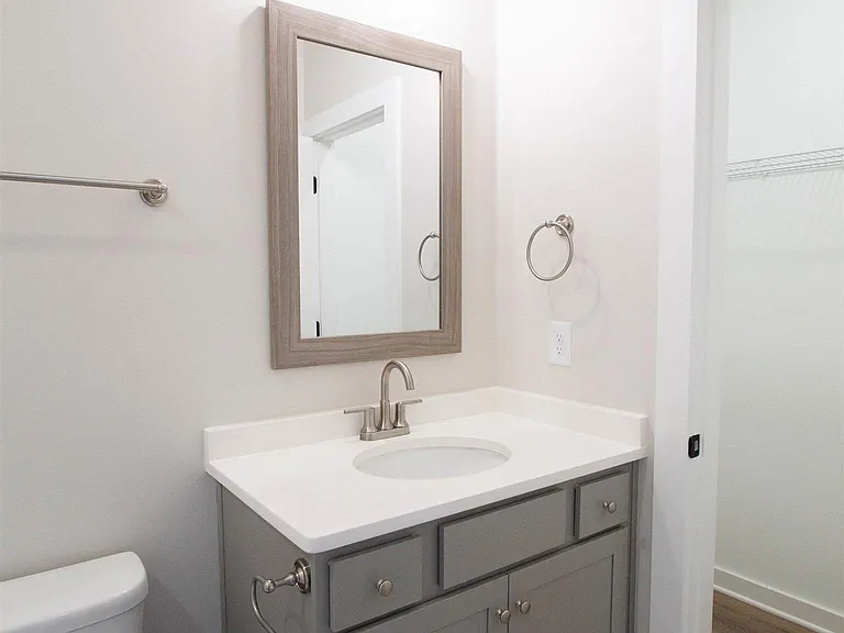 1188 Windsor Dr — Photo 15