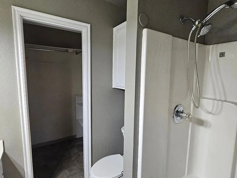 1006 SW 23rd St — Photo 13
