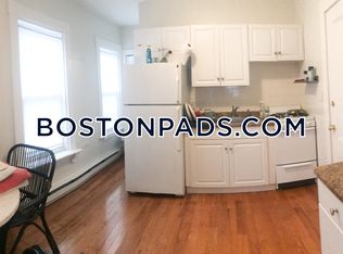 62 Church St #2F, Wellesley, MA 02482
