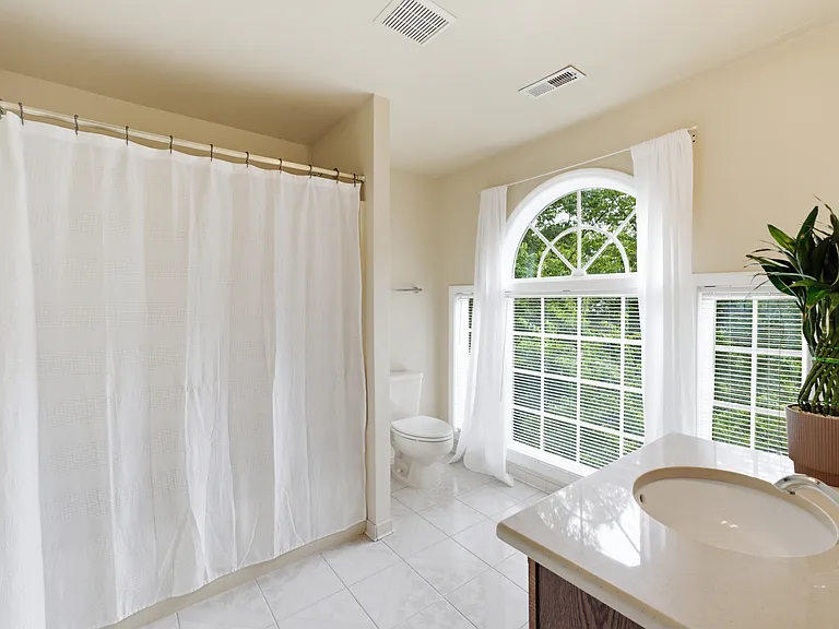 2725 Oldewood Dr — Photo 31