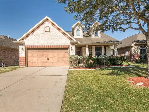 1049 Misty Cliff Dr, Dickinson, TX 77539