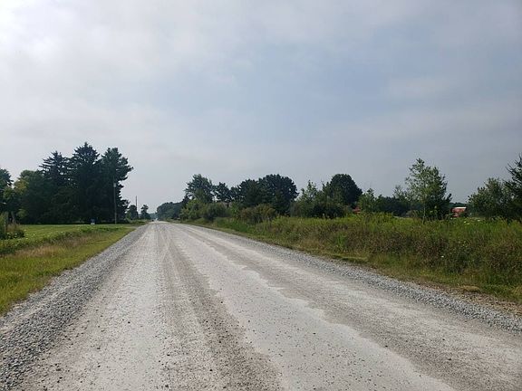 5th image of 2424 N Maple Hill Rd