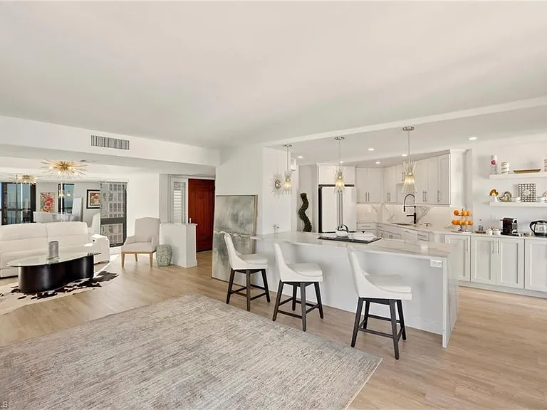 4551 Gulf Shore Blvd N #1500 — Photo 13