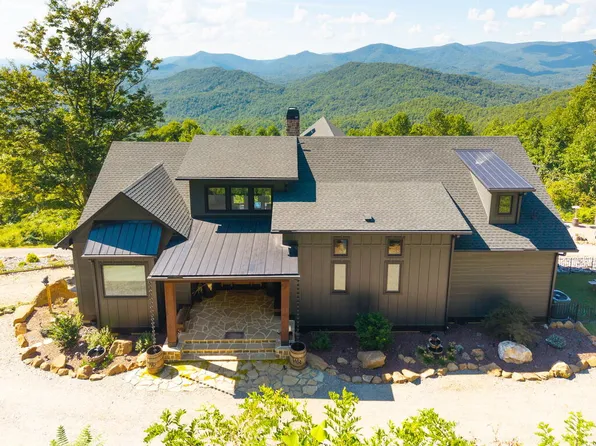 100 Little Den Rd, Murphy, NC 28906