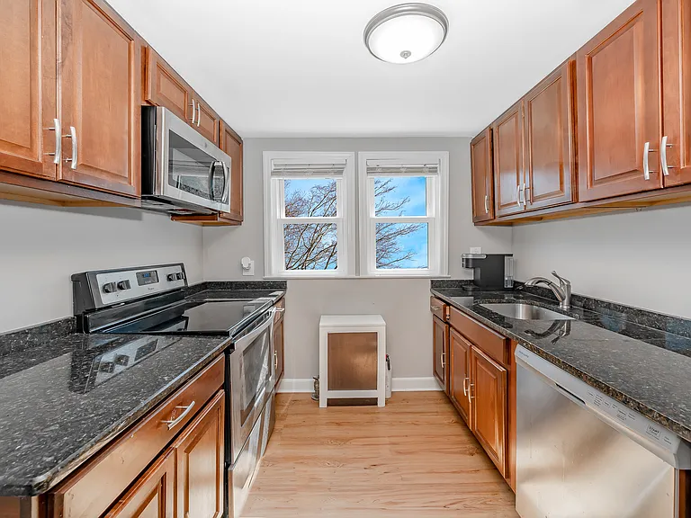14 Milton Ct #2 — Photo 2