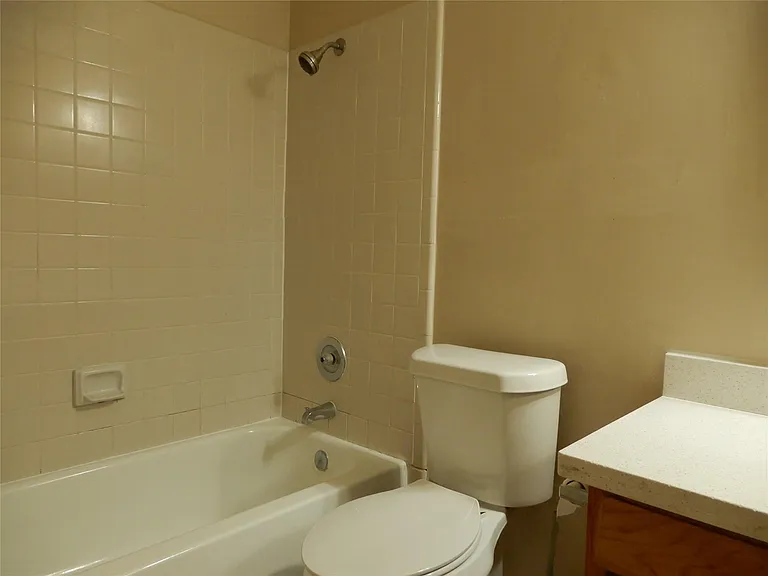 9797 Leawood Blvd #902 — Photo 12