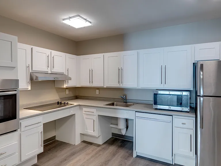 202 Chatham West Dr — Photo 5