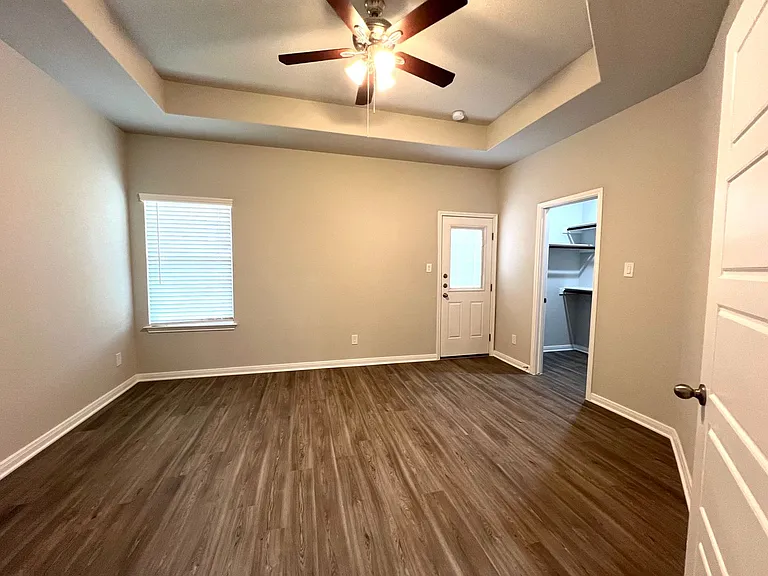 351 Emma Dr — Photo 15