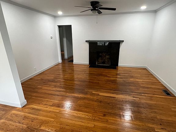 3rd image of 377 Phillips Dr SE #377
