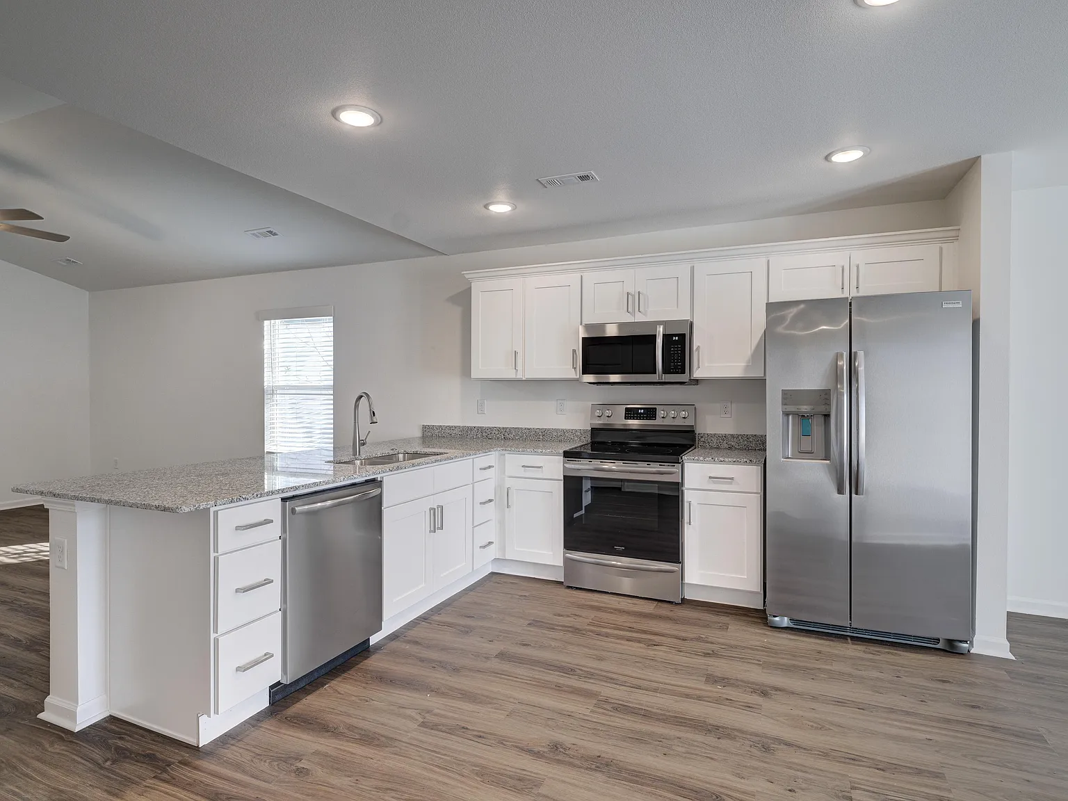 4 bed, 1392 sqft, $1,650 — Photo 4