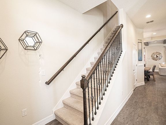3rd image of 930 Umbria Ln