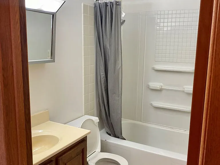 410 4th Ave NE #13 — Photo 4