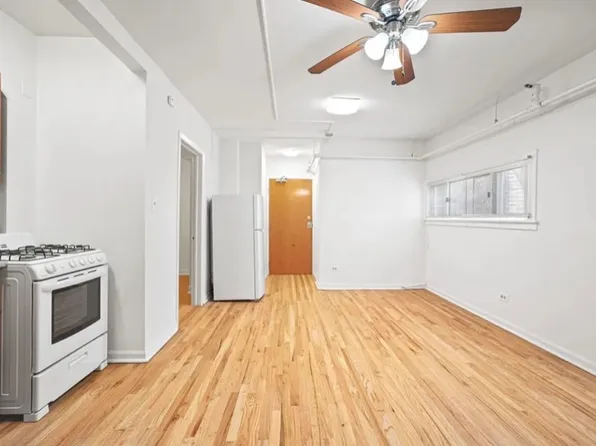 1637 Orrington Ave #203, Evanston, IL 60201